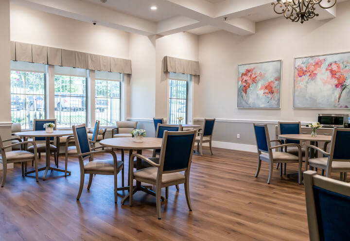 Formal Dining Room for Seniors at an Assisted Living Facility Formal Dining Room for Seniors at an Assisted Living Facility