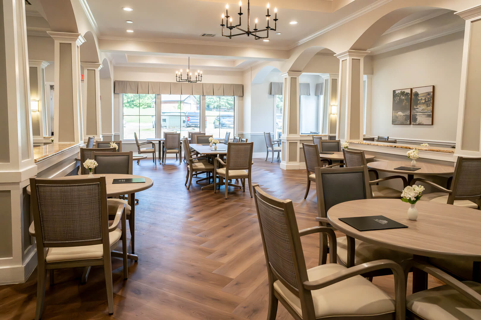 Large Dining Area For Seniors in Assisted Living Facility