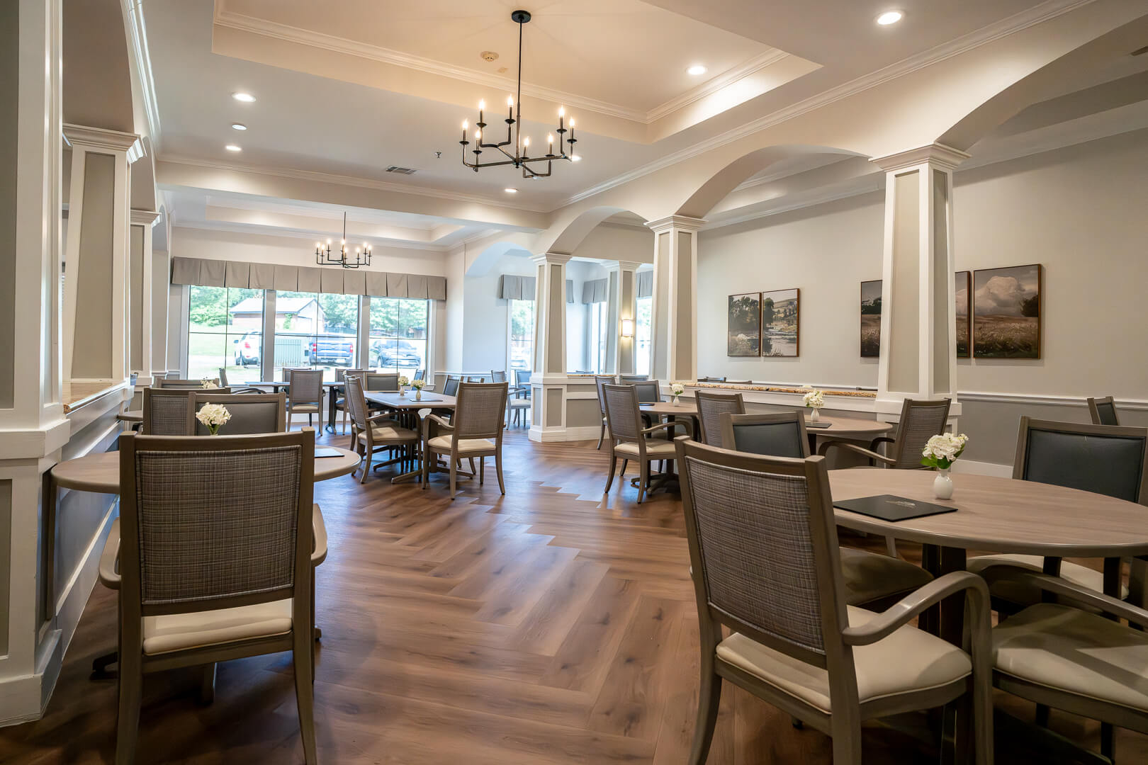 Large Dining Area For Seniors in Memory care Facility