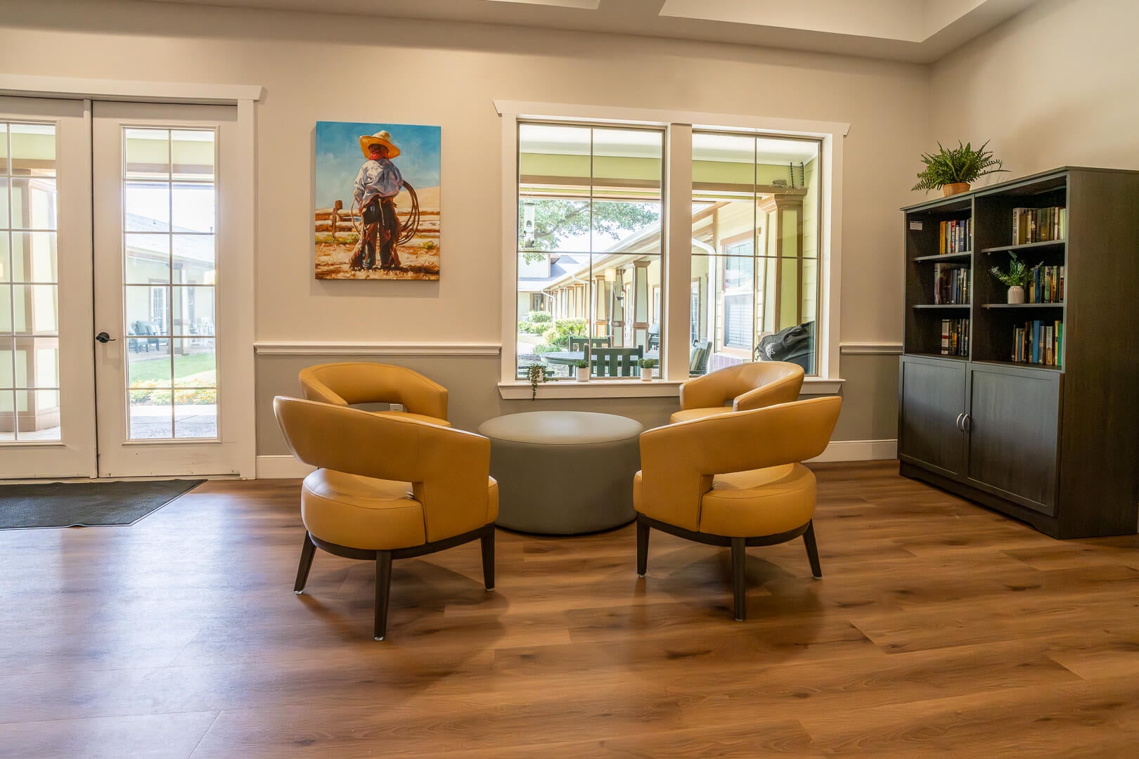 Lounge Area for Seniors in Memory Care Facility in Sherman, TX