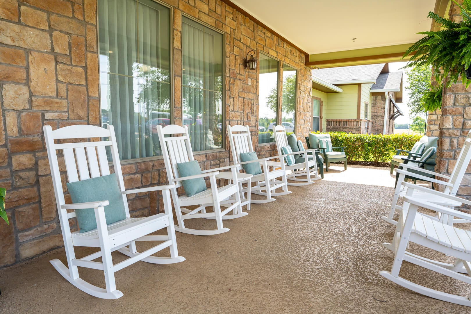 Outdoor Patio at Senior Assisted Living Facility in Sherman, TX